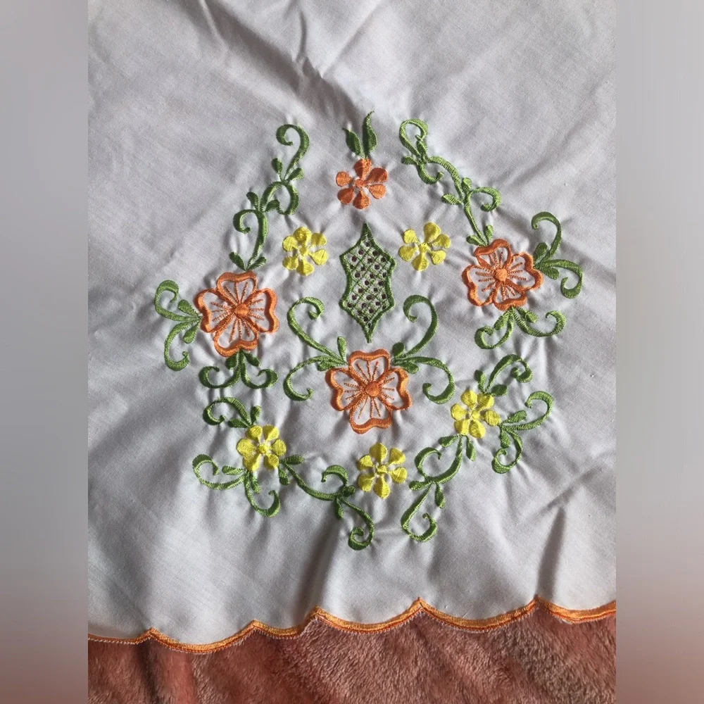 Vintage 75” Round Embroidered Yellow Orange Floral Ivory Table Cloth